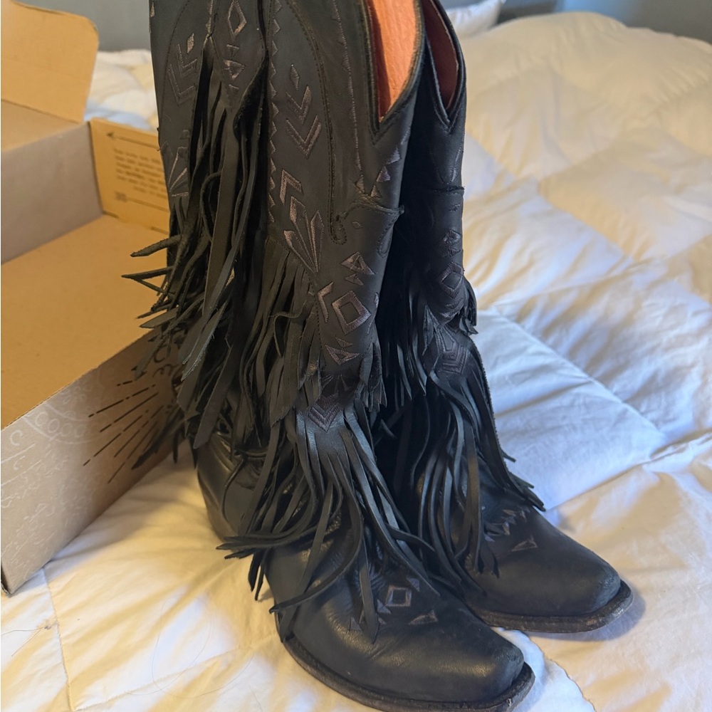 Elegant Black Fringe Heeled Boots - Picture 2 of 6